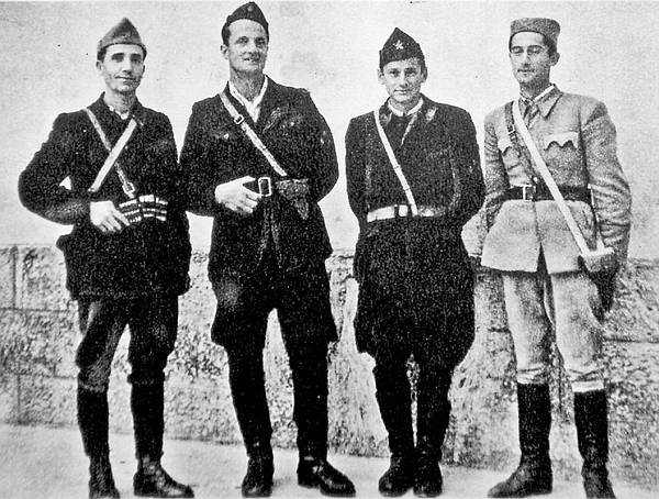 Štab IV. operativne zone u rujnu 1942. Slijeva na desno: Velimir Terzić, Vicko Krstulović, Ivica Kukoč i Maks Baće