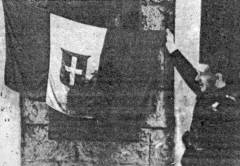 koje su 15. travnja 1942. izmrčene crnilom u Ulici sv. Križa (tada Via s. Croce), kasnije Ulica Ljube Ivančića. Te zastave su Talijani izvjesili u povodu obilježavanja godišnjice svog ulaska u Split.