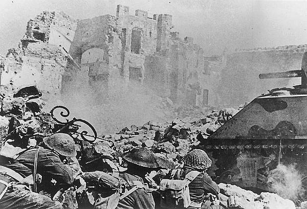 Nakon ogorčenih borbi saveznici su otvorili put za Rim