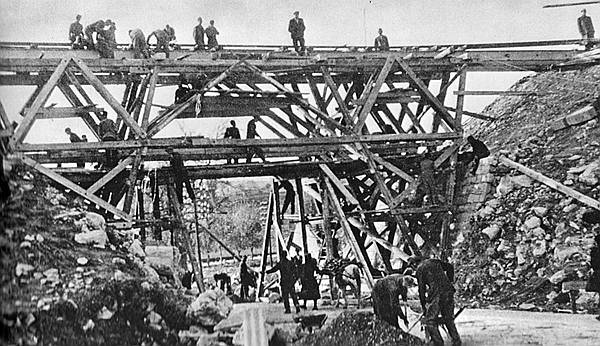 Obnavljanje željezničkog mosta na pruzi Split - Sinj