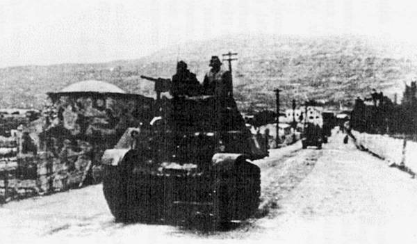 Partizanski tenkovi na prilazima Splitu. Građani su ih dočekali ovacijama