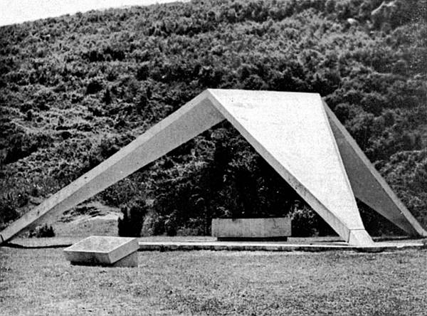 Spomenik strijeljanim zarobljenim borcima Prvog splitskog partizanskog odreda - Ruduša