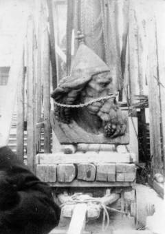 Destrukcija zemlje i uništavanje narodnog bića bili su zasnovani na Rimskim ugovorima od 18. svibnja 1941. godine, kojima je poglavnik NDH Ante Pavelić najveći dio Dalmacije uz ostale krajeve prepustio Italiji kao cijenu za uspostavu ustaške države i njegove apsolutne vlasti u njoj